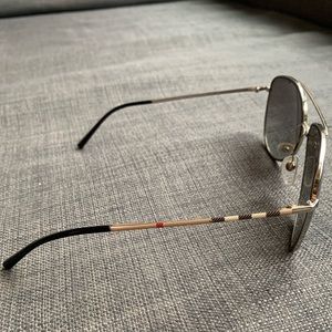 Burberry classic aviator sunglasses